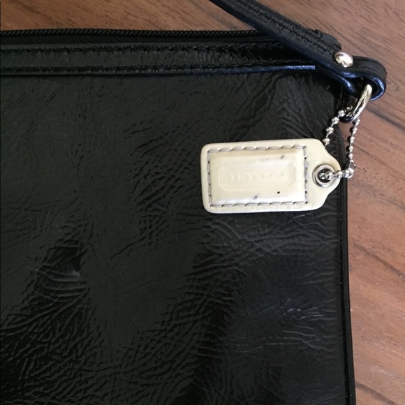 Coach Peyton inlaid C wristlet - Picture 5 of 5